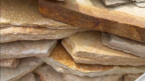 Плитняк златолит жёлтый золотистый для отмостки купить в Нягани