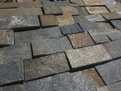 Плитка пилёная златолит Уральский для цоколя, отмостки купить в Нягани