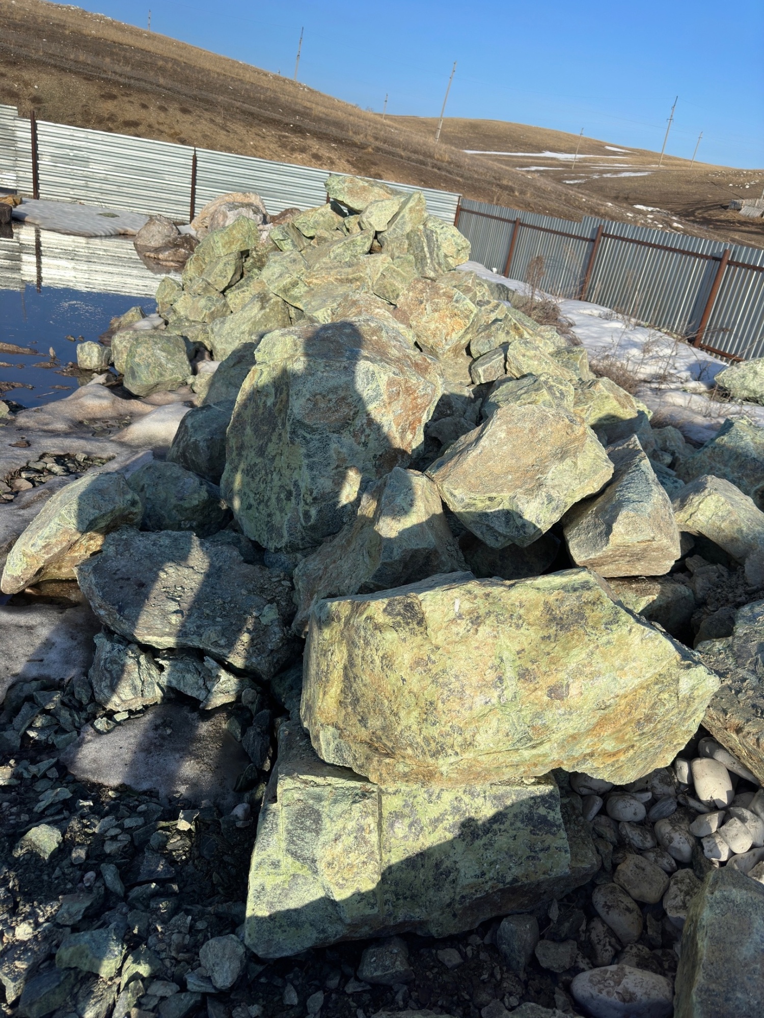 Камни для ландшафтного дизайна зелёные 10-60 килограмм купить в Нягани