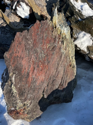 Ландшафтные глыбы красно-фиолетовые 200-1000 килограмм купить в Нягани