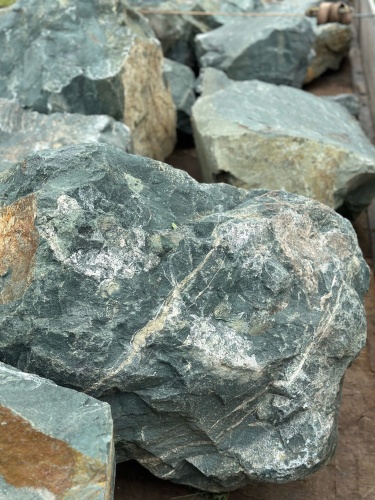 Камни для ландшафтного дизайна зелёные 10-60 килограмм купить в Нягани