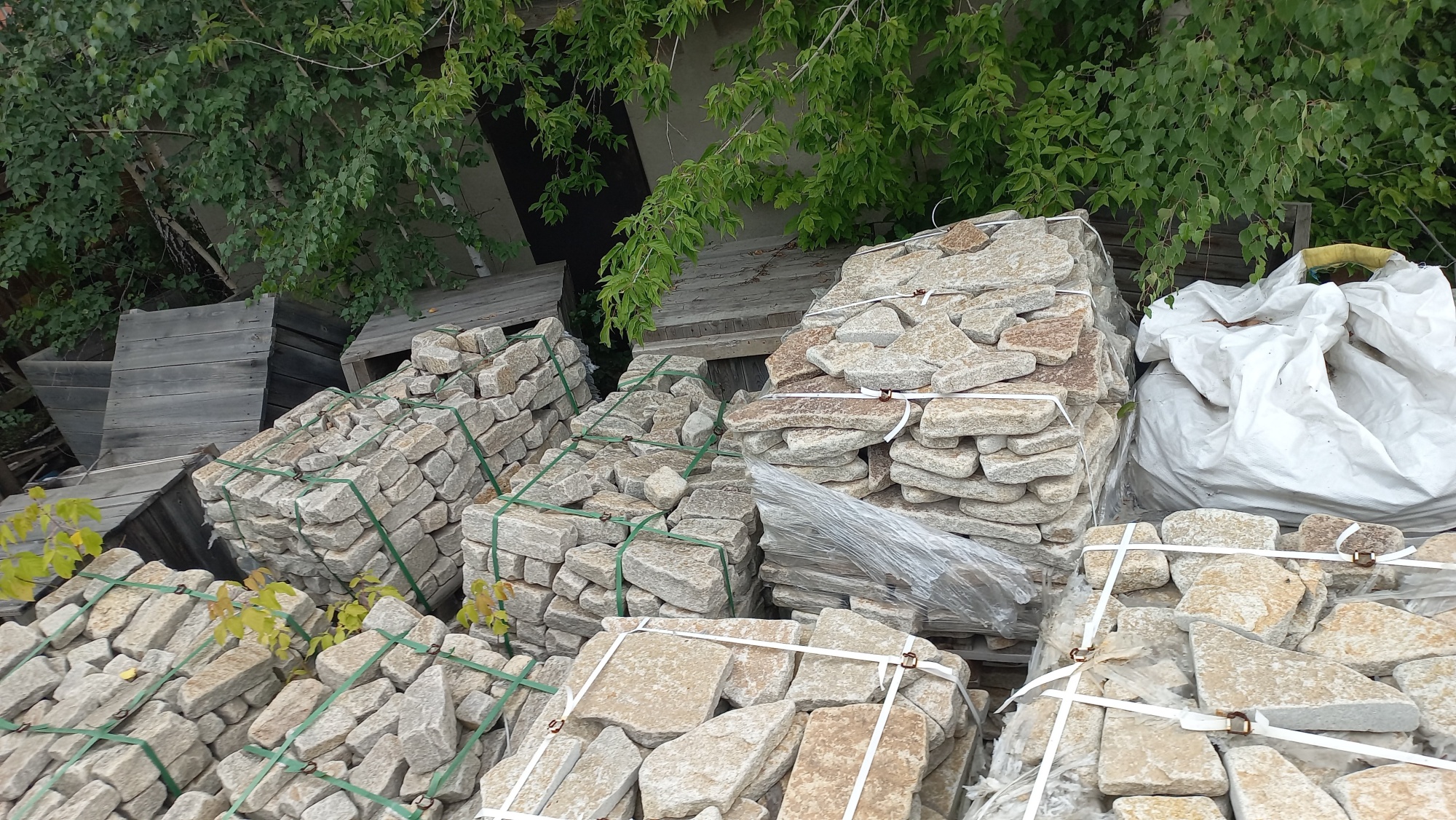 Плитняк гранитный галтованный купить в Нягани