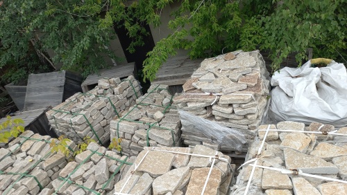 Плитняк гранитный галтованный купить в Нягани