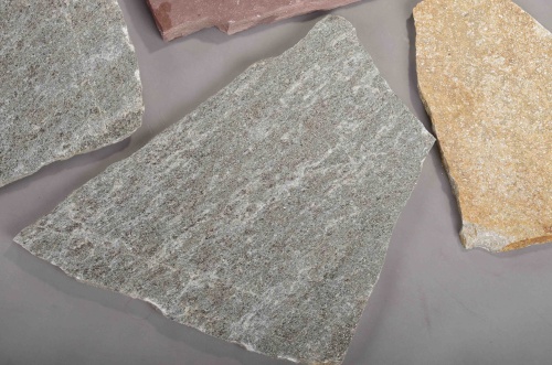 Плитняк златолит Уральский для цоколя, отмостки купить в Нягани