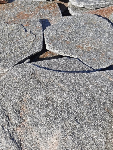 Златолит серебристый галтованный для лестниц купить в Нягани