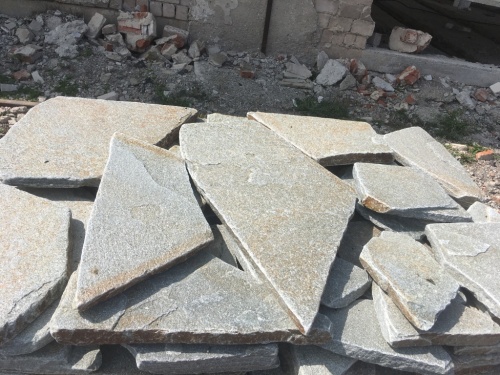 Златолит серебристый галтованный для лестниц купить в Нягани