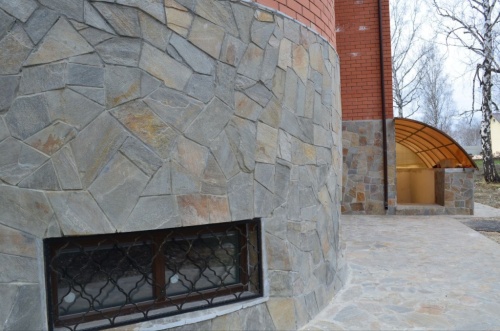 Плитняк златолит Уральский для цоколя, отмостки купить в Нягани